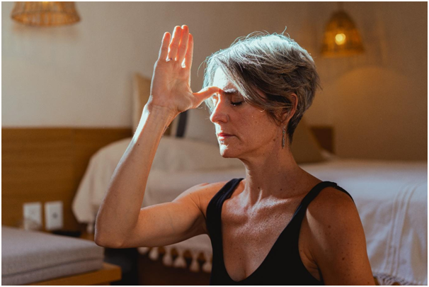 How to Reduce Hot Flashes - Yoga Meditation and Alternatives